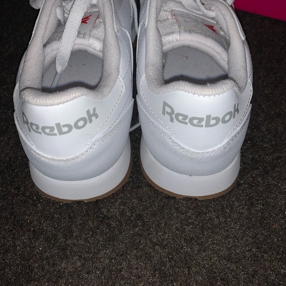 Women’s white Reebok’s - Picture 3 of 3